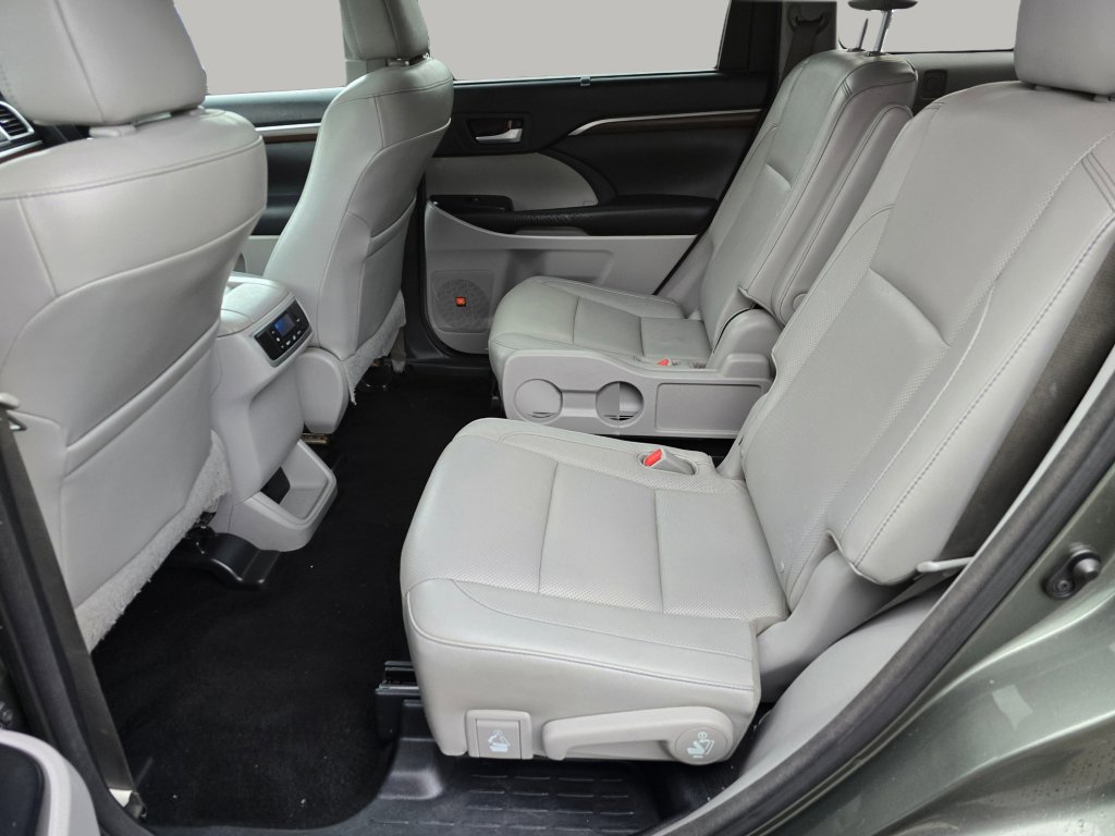 Used 2015 Toyota Highlander Limited AWD/4WD image 27