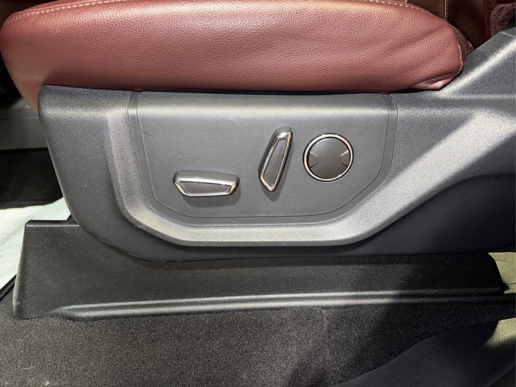 Used 2024 Ford Expedition Max Limited image 28