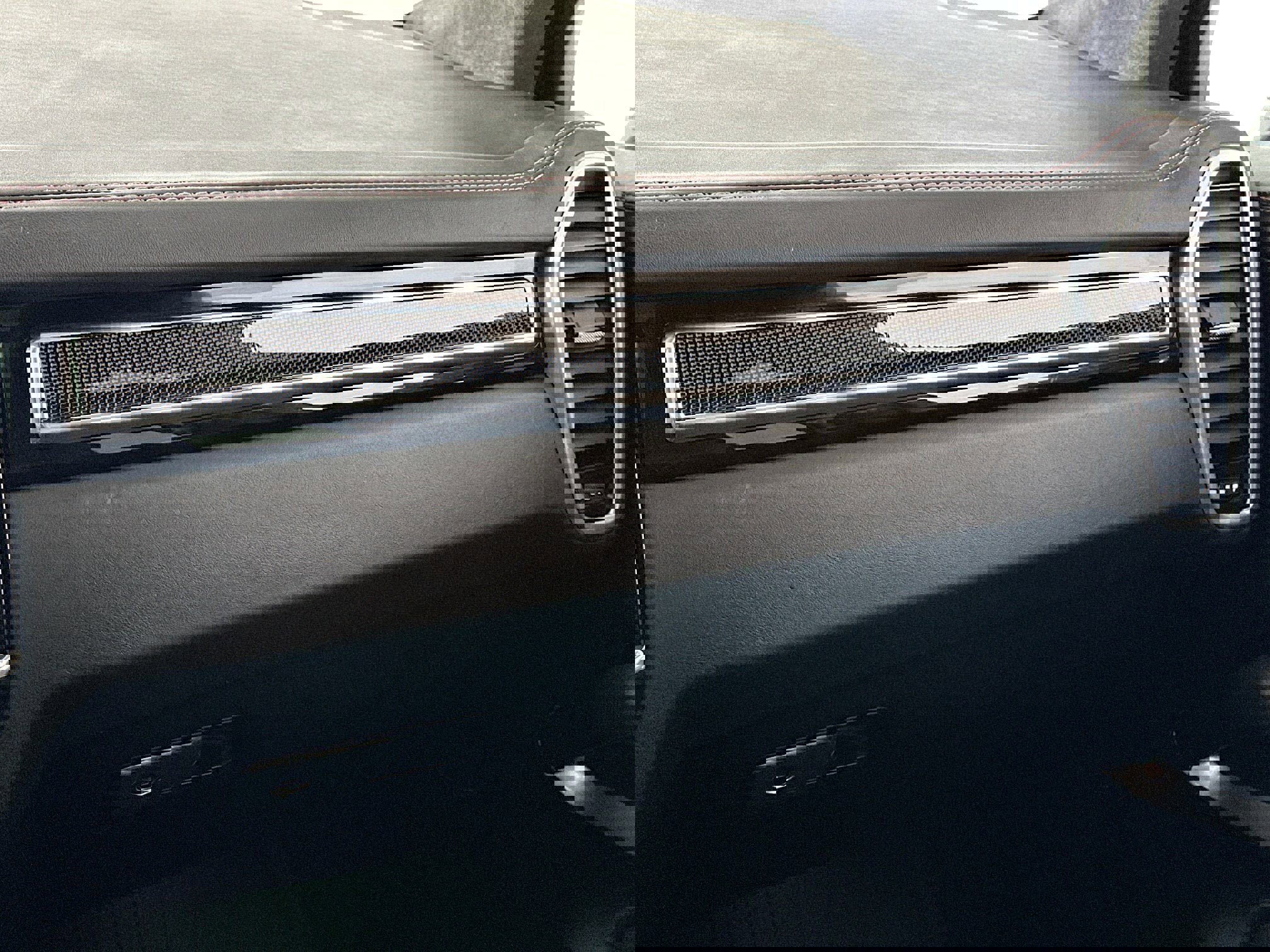 Used 2021 Porsche Cayenne Turbo image 15