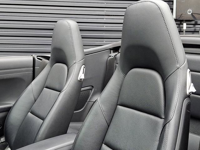 Certified 2017 Porsche 911 Carrera RWD image 5