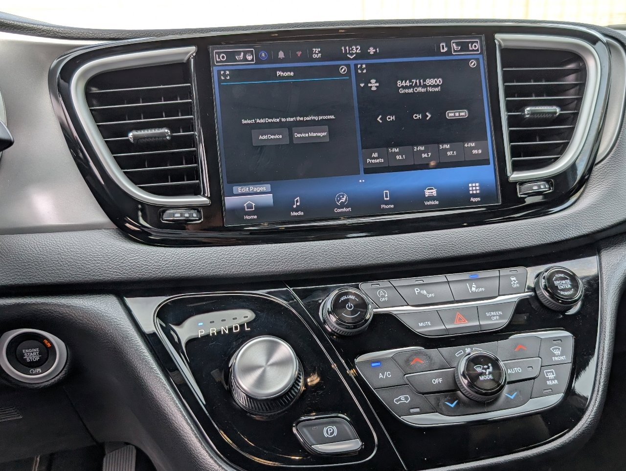 Used 2025 Chrysler Pacifica Select image 17