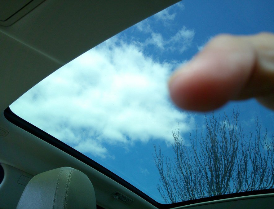 Used 2018 Land Rover Range Rover Evoque SE Premium image 81