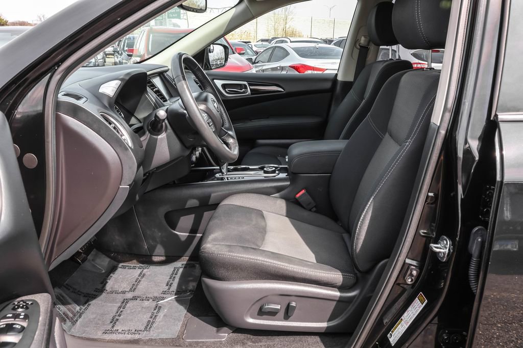 Used 2017 Nissan Pathfinder SV w/ SV Cold Weather Package image 6