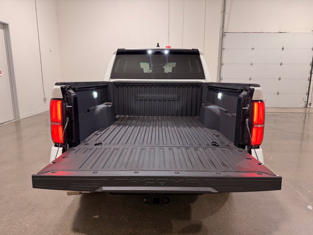 Used 2026 Toyota Tacoma SR5 AWD/4WD image 9