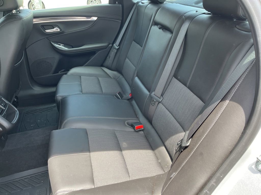 Used 2016 Chevrolet Impala LT FWD image 9