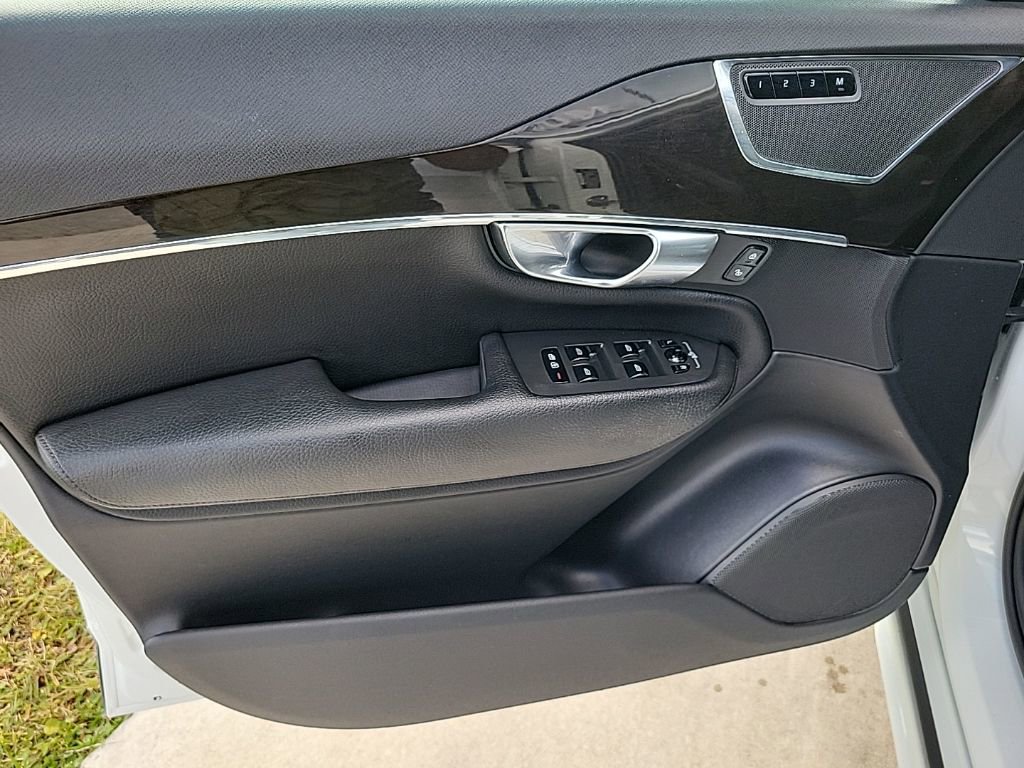 Used 2018 Volvo XC90 T5 Momentum w/ Momentum Plus Package image 15