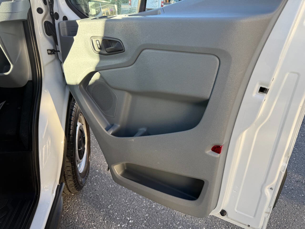 Used 2018 Ford Transit 250 130 Medium Roof image 22