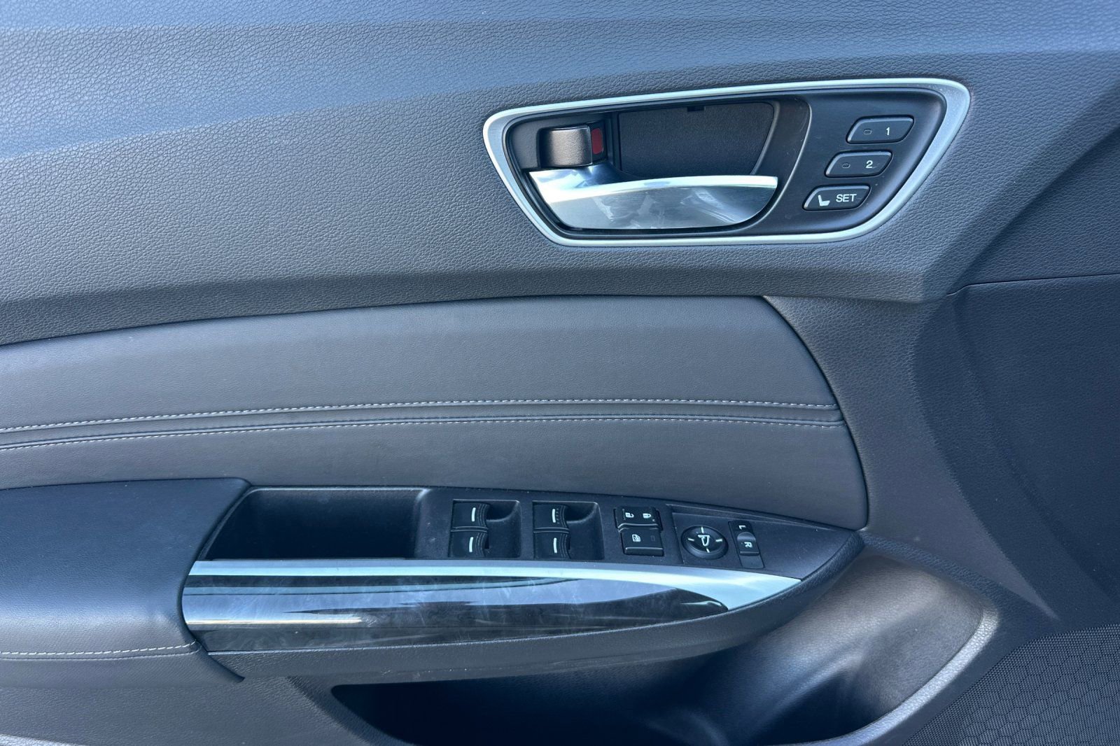 Used 2019 Acura TLX image 11