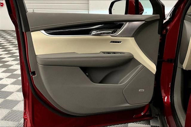 Used 2023 Cadillac XT6 Premium Luxury image 21