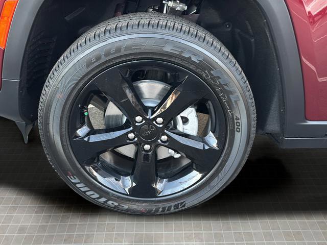 New 2025 Jeep Grand Cherokee Altitude image 45