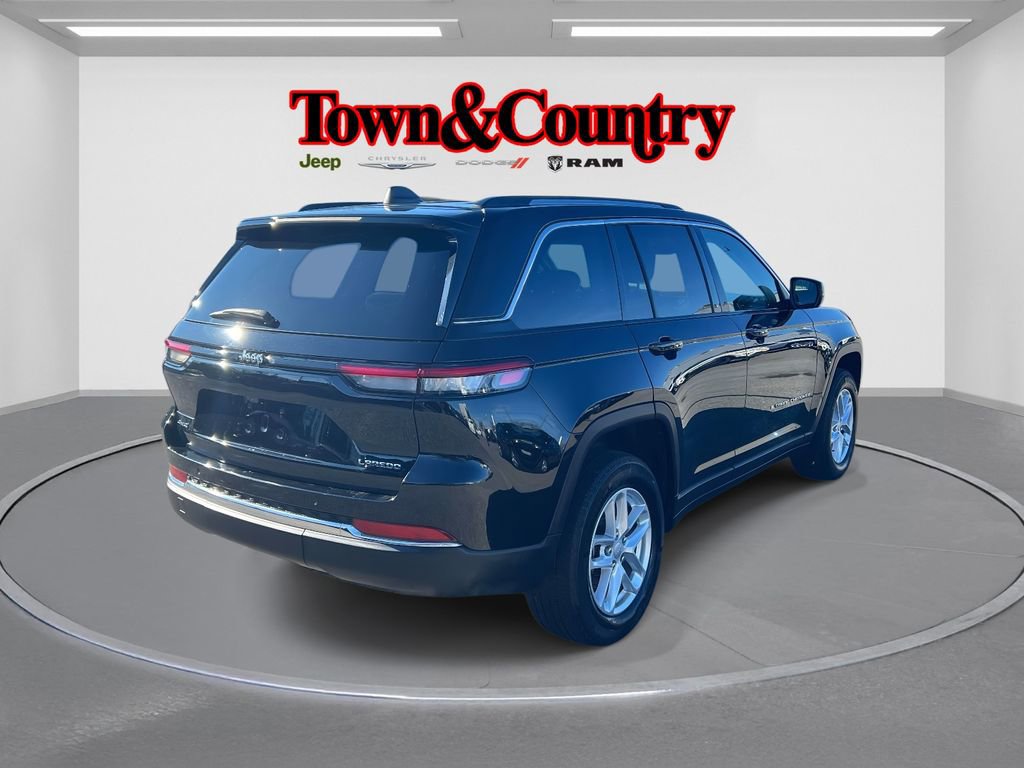 Certified 2023 Jeep Grand Cherokee Laredo image 4