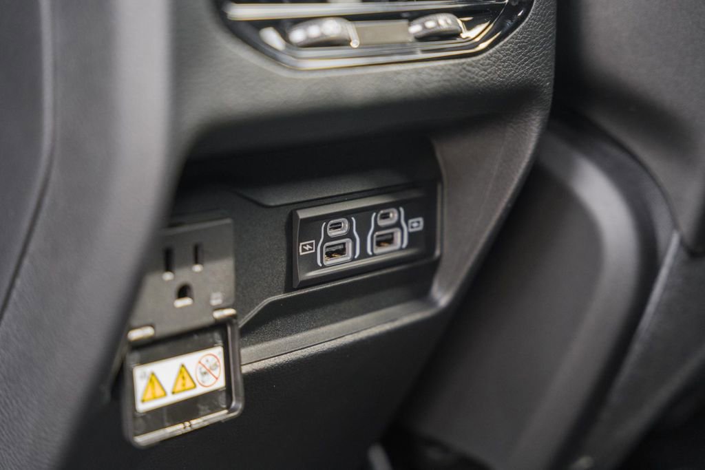 New 2025 Jeep Grand Cherokee Laredo X w/ Luxury Tech Group I image 27