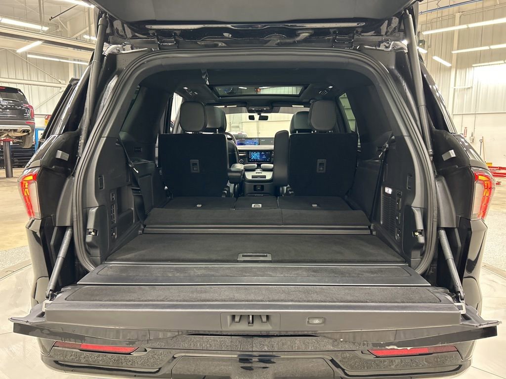 Used 2025 Lincoln Navigator Reserve w/ Jet Appearance Package image 34