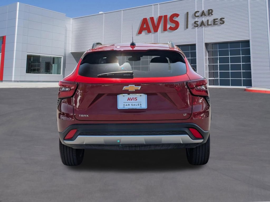 Used 2025 Chevrolet Trax LT w/ LT Convenience Package FWD image 7
