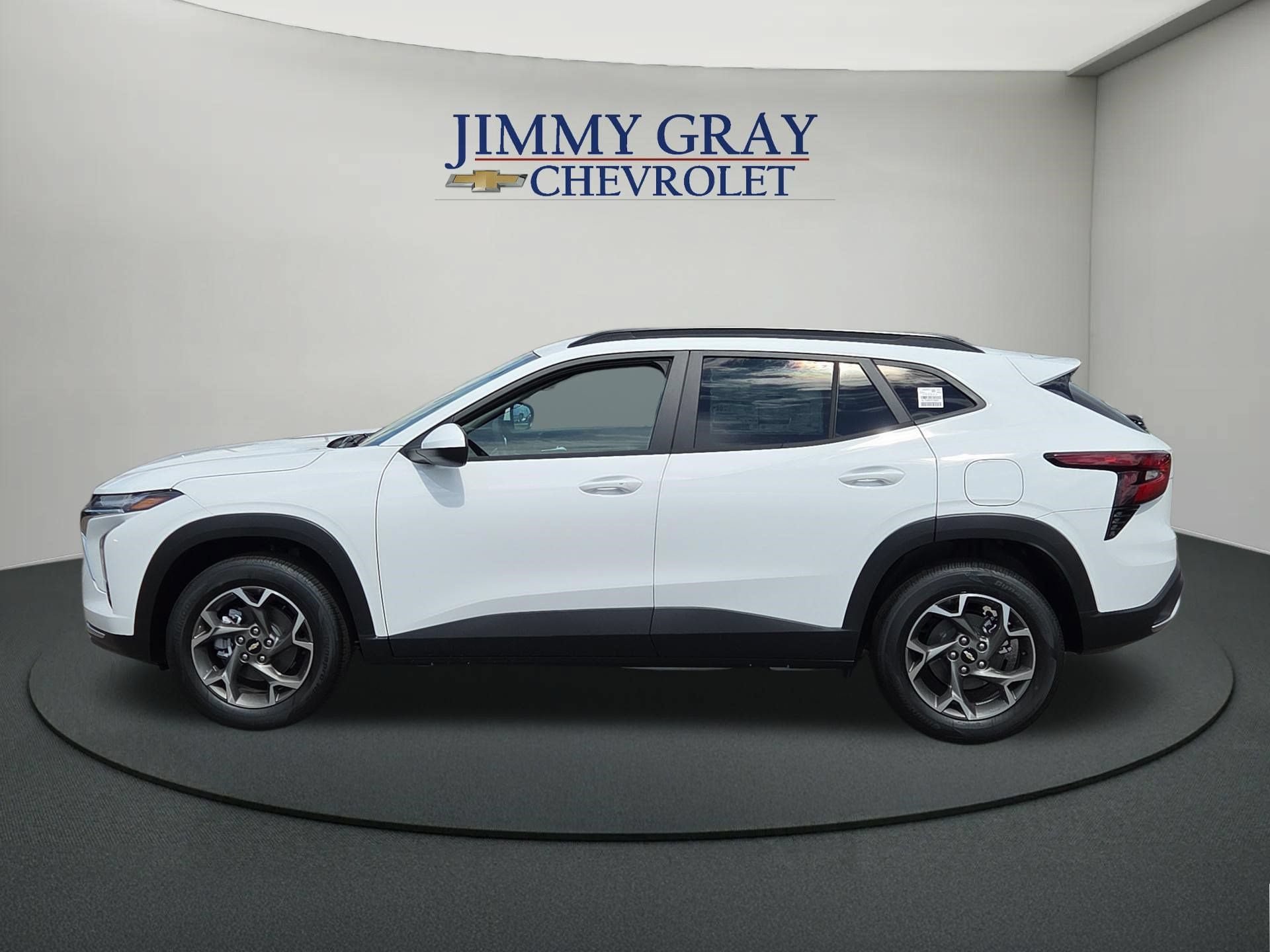 New 2026 Chevrolet Trax LT w/ Driver Confidence Package FWD image 2