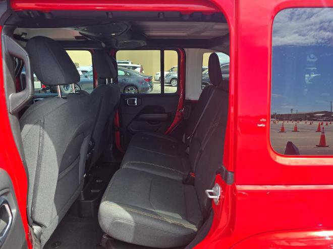 Used 2025 Jeep Wrangler Unlimited Sahara w/ Safety Group image 21