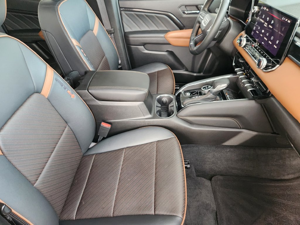 Used 2023 GMC Canyon AT4 w/ AT4 Premium Package AWD/4WD image 15