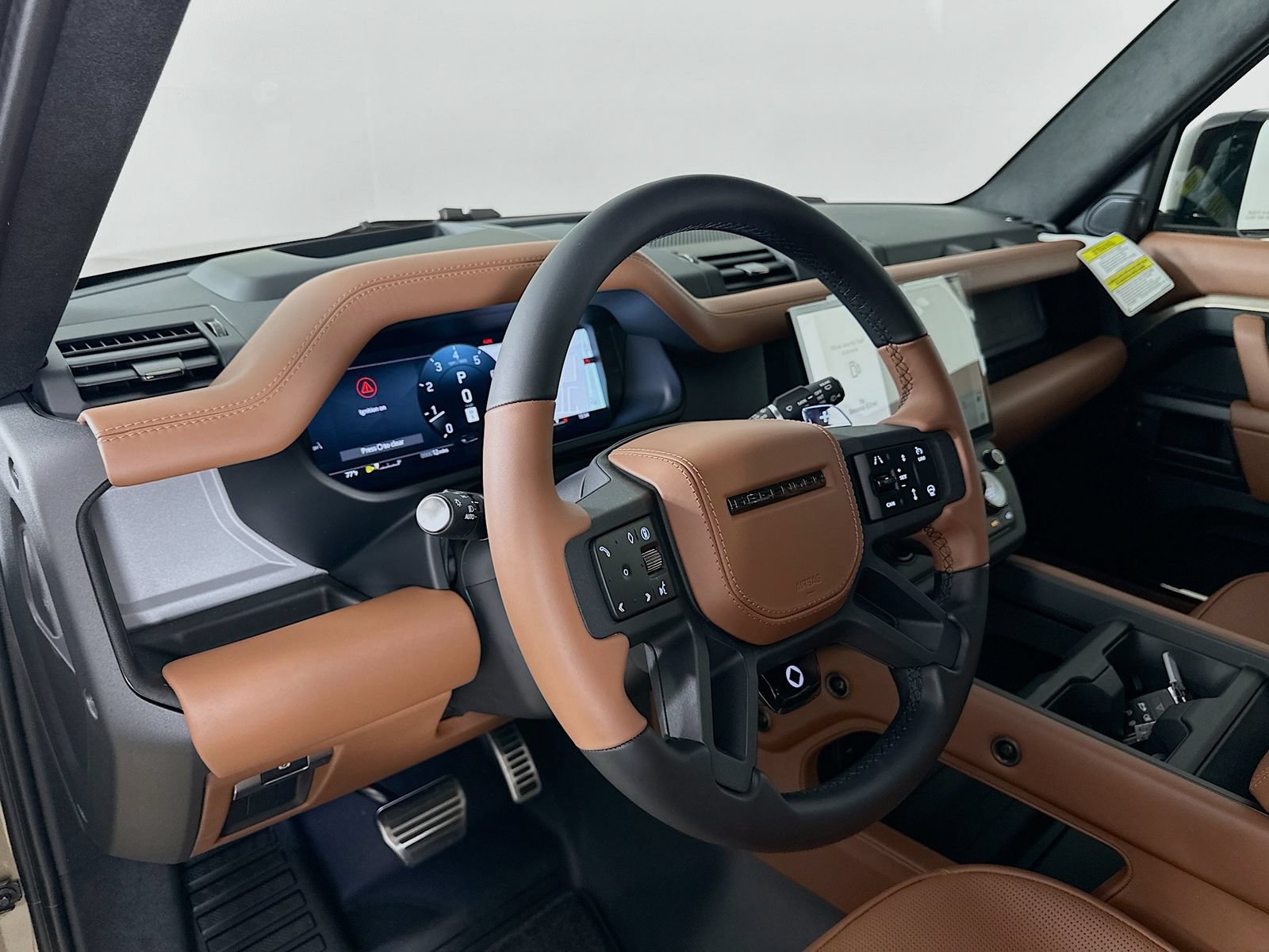 New 2026 Land Rover Defender 110 OCTA AWD/4WD image 32