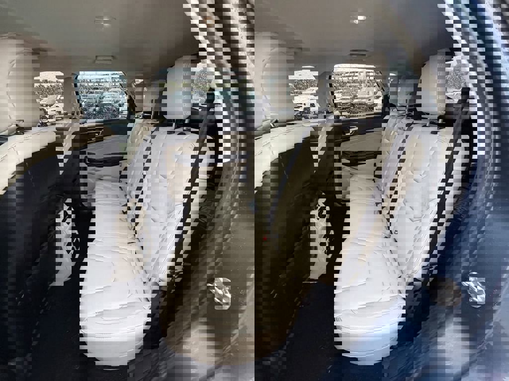 Used 2018 Ford Edge Titanium w/ Technology Package image 18