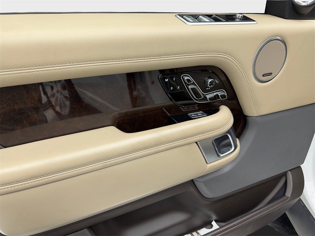 Used 2020 Land Rover Range Rover HSE image 41