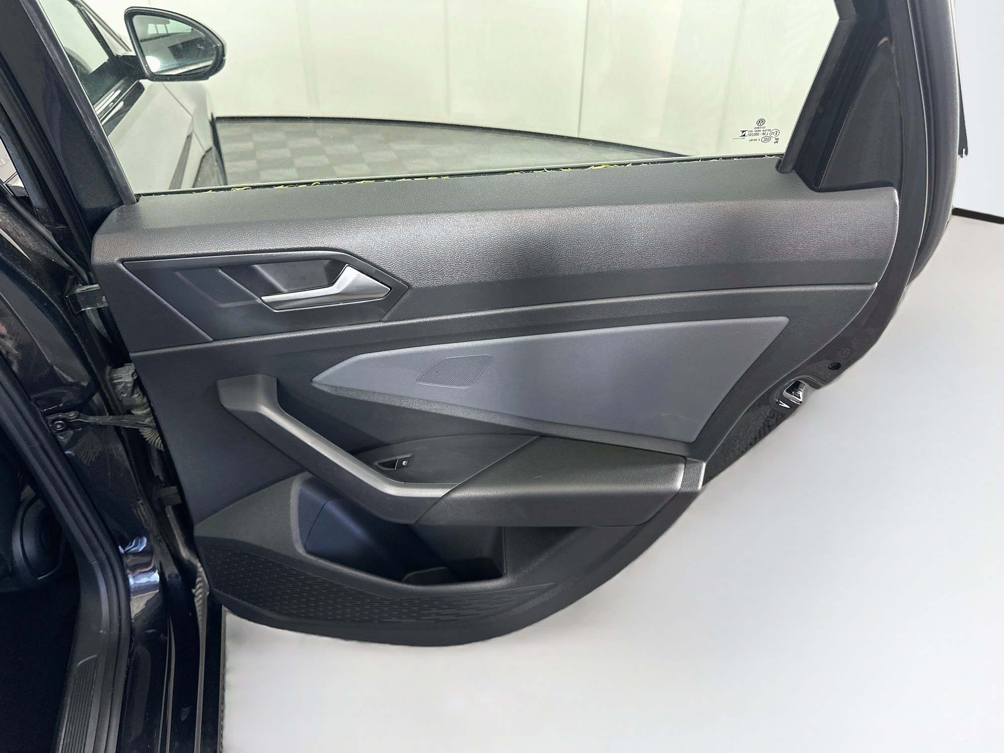 Used 2025 Volkswagen Jetta SE FWD image 29