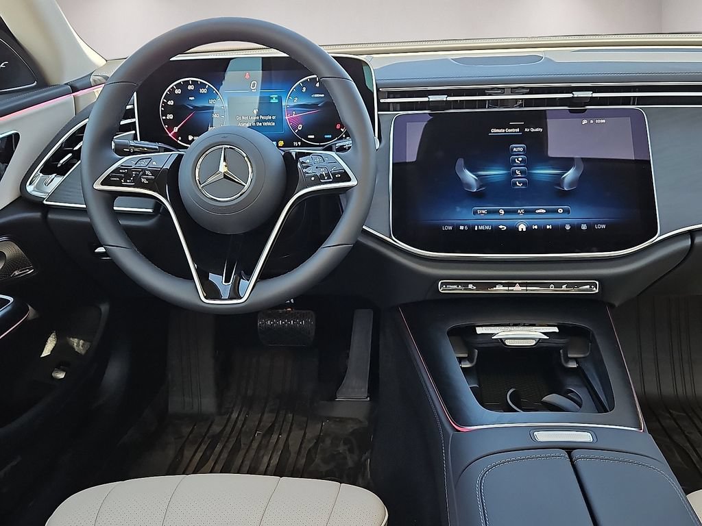 New 2025 Mercedes-Benz E 350 4MATIC Sedan image 16