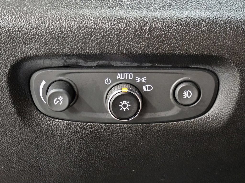 Used 2019 Chevrolet Traverse LT FWD image 36