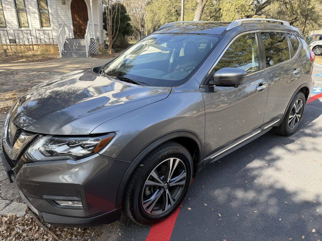 Used 2017 Nissan Rogue SL w/ SL Premium Package FWD image 2