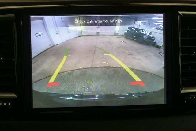 Used 2024 Chrysler Pacifica Touring-L FWD image 25