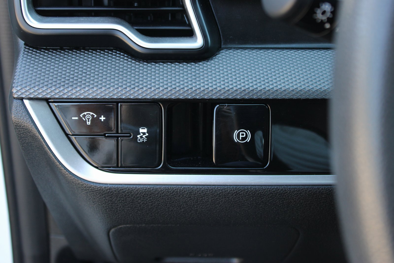 Used 2025 Kia Sportage LX image 19