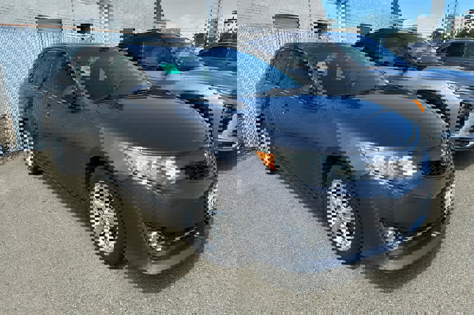 Used 2014 Toyota Camry SE FWD image 3