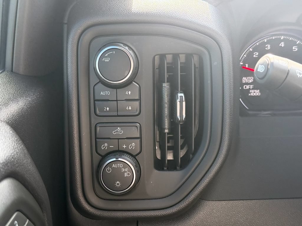 Certified 2024 Chevrolet Silverado 1500 Custom Trail Boss w/ Turbomax Blackout Package AWD/4WD image 29