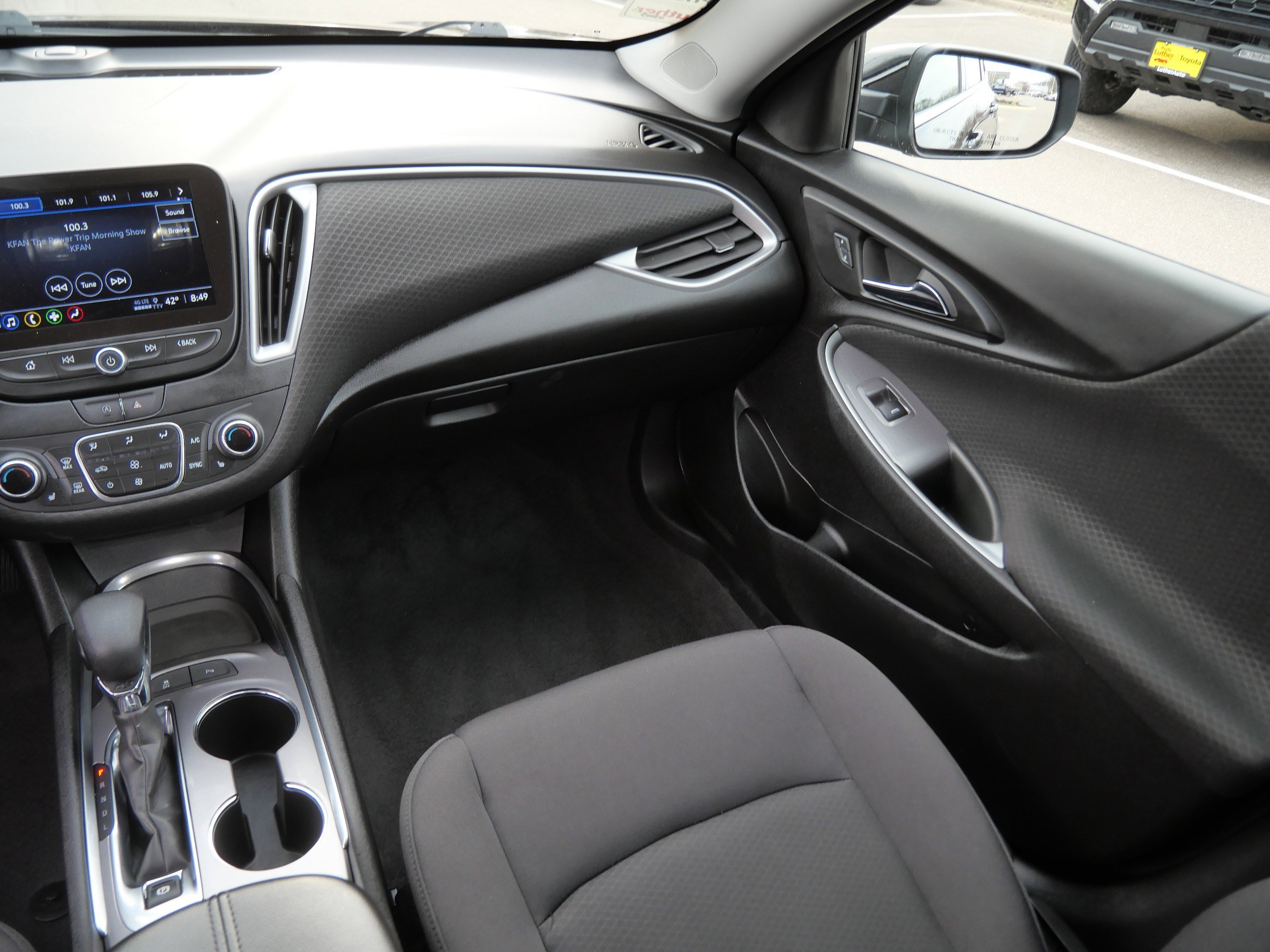 Used 2024 Chevrolet Malibu LT FWD image 11