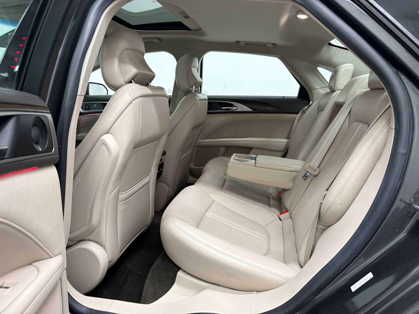 Used 2019 Lincoln MKZ Reserve AWD/4WD image 16