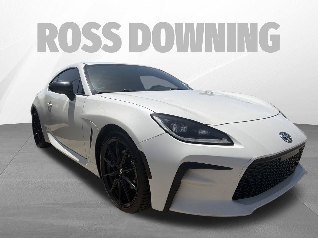 Used 2023 Toyota GR86 Premium RWD image 3