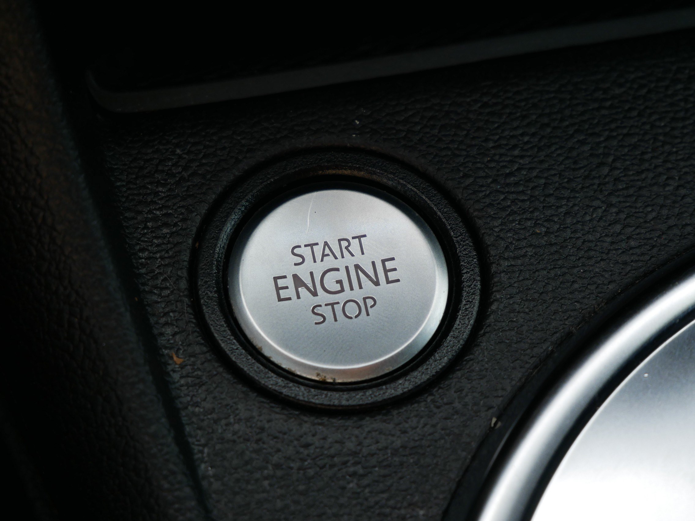 Used 2013 Volkswagen Beetle TDI FWD image 28