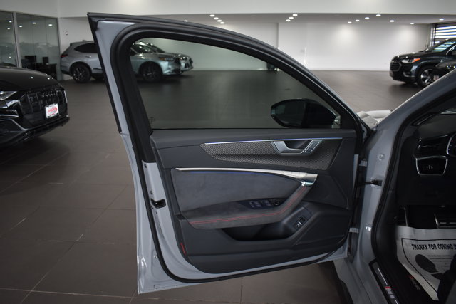 Used 2025 Audi RS 6 performance AWD/4WD image 9