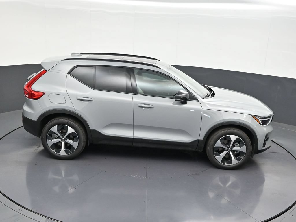 New 2026 Volvo XC40 B5 Plus w/ Protection Package Premier AWD/4WD image 18