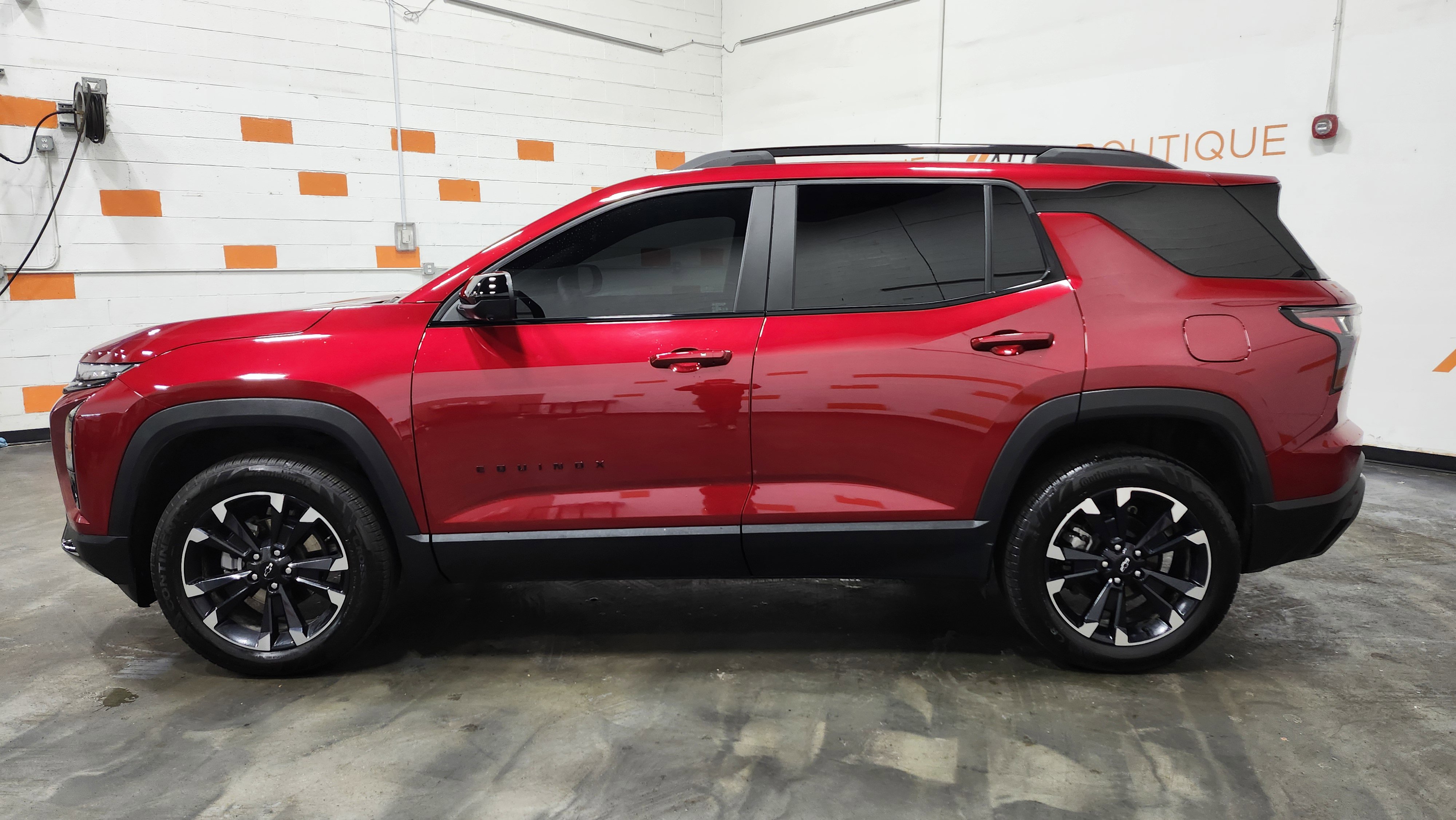 Used 2025 Chevrolet Equinox RS w/ Safety and Technology Package image 17