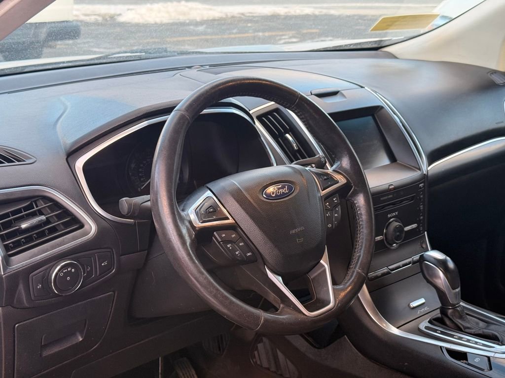 Used 2015 Ford Edge Titanium image 32