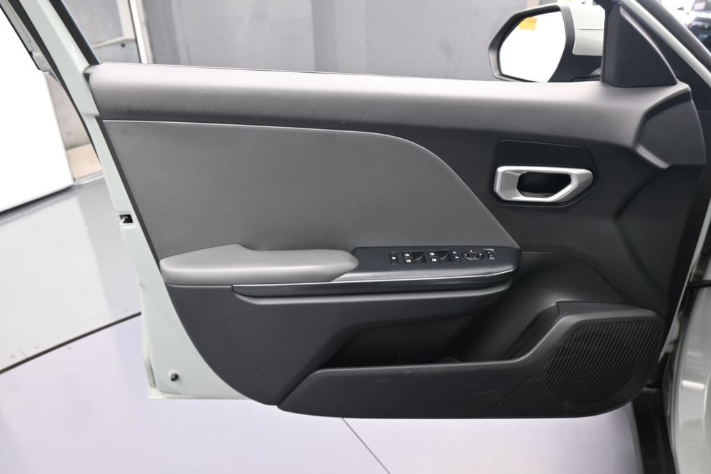 Used 2025 Kia K4 FWD image 12