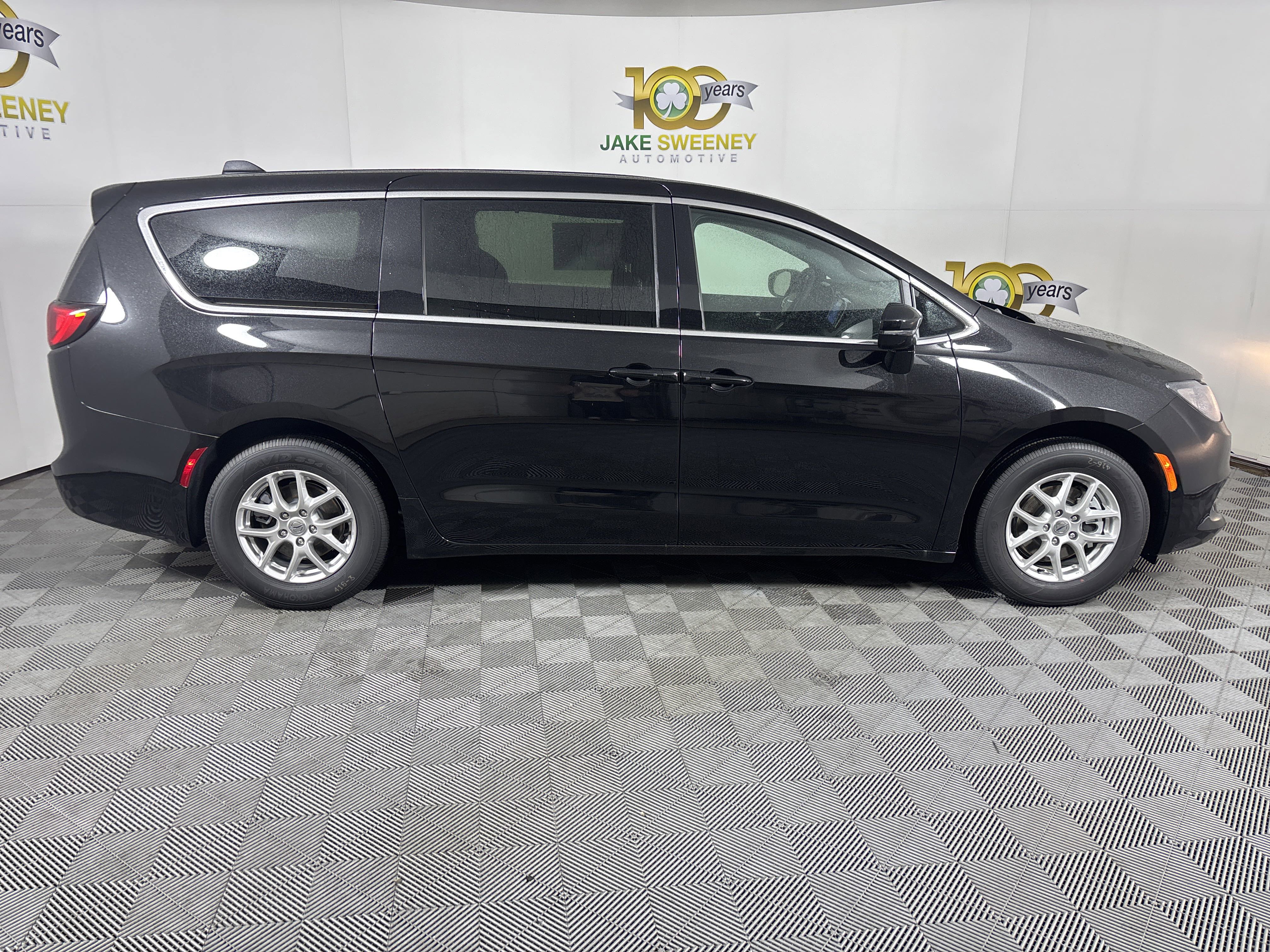 New 2025 Chrysler Voyager LX image 8