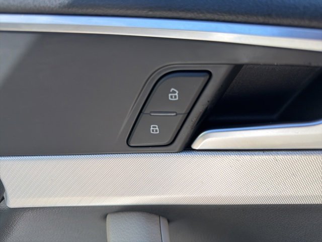 Used 2017 Audi A4 2.0T Ultra Premium image 16