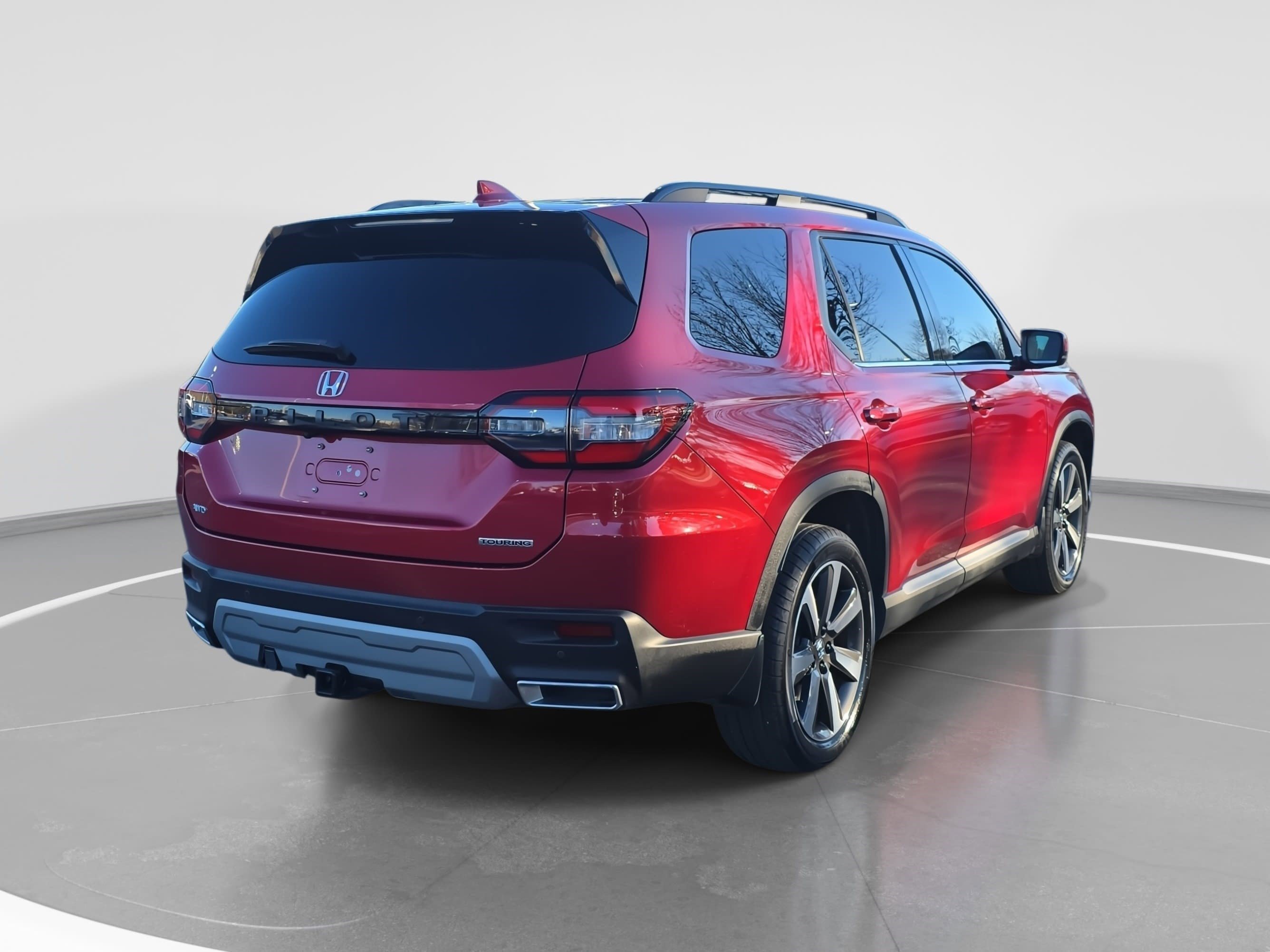 Used 2024 Honda Pilot Touring image 5