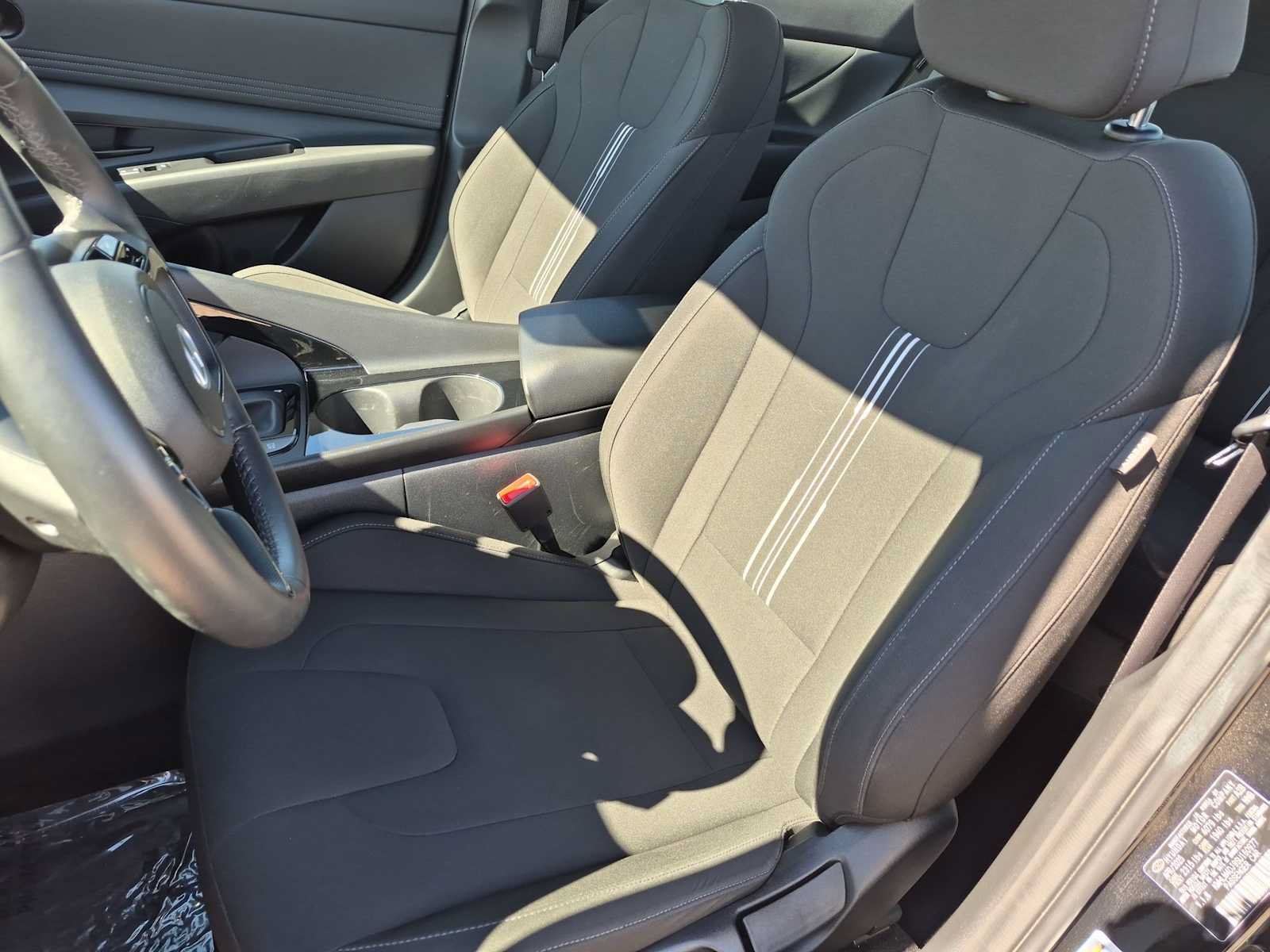 Certified 2025 Hyundai Elantra SEL FWD image 16