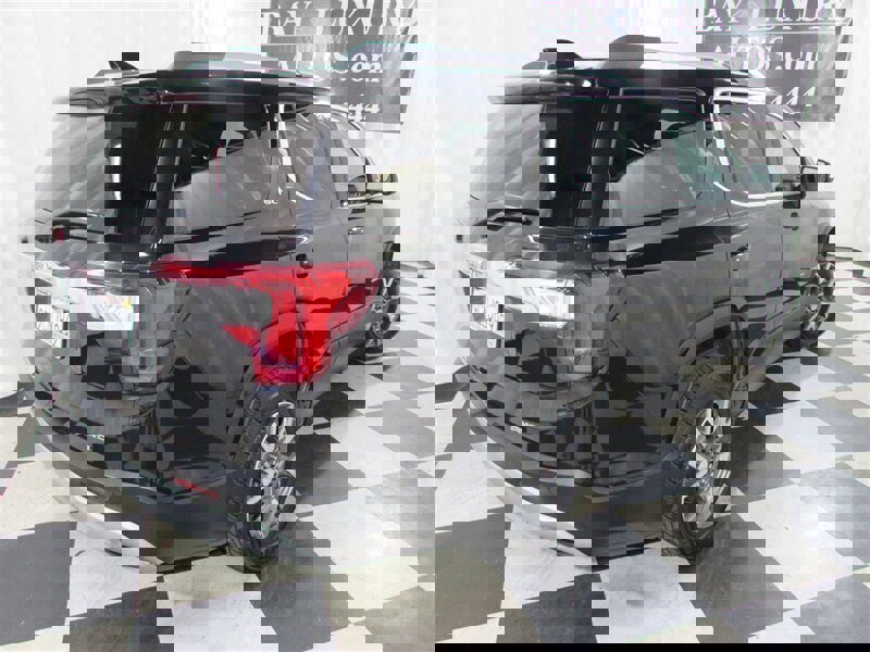 Used 2023 GMC Acadia SLT image 20