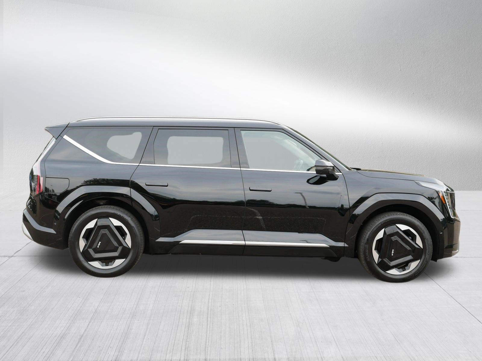 Certified 2024 Kia EV9 Land AWD/4WD image 8