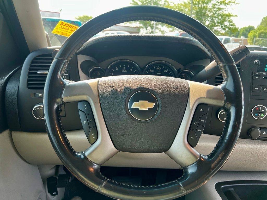 Used 2007 Chevrolet Silverado 1500 LT w/ Towing Package AWD/4WD image 14