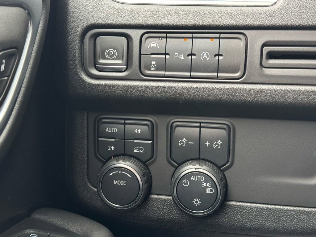 Used 2024 Chevrolet Tahoe LS image 30