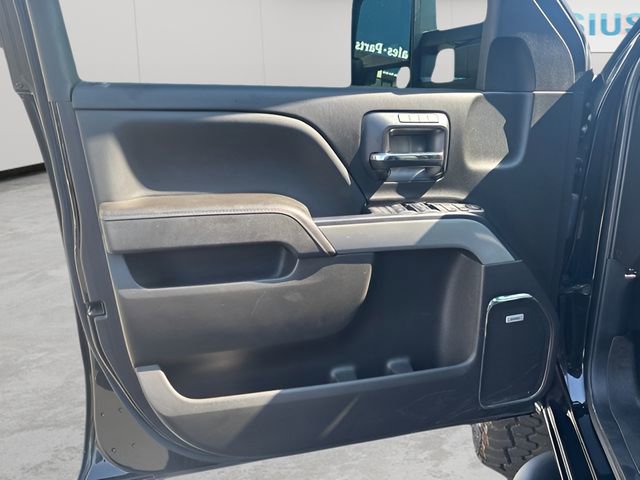 Used 2017 Chevrolet Silverado 2500 LTZ w/ Midnight Edition AWD/4WD image 9